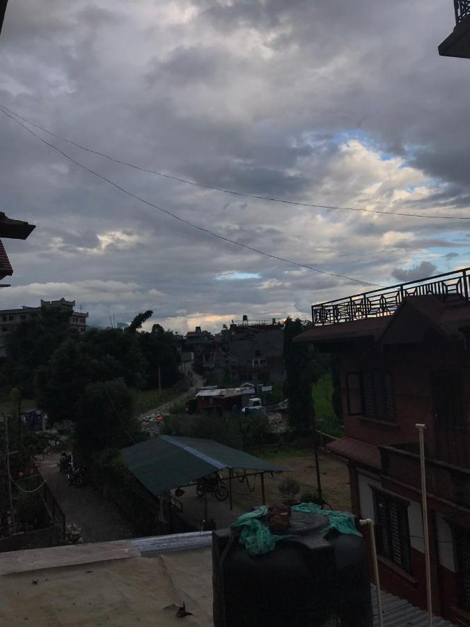 Hotel Aarjan And Restaurant Pokhara Extérieur photo